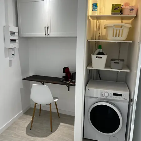 Дом отдыха 1-bedroom 50 M From The With Terrace Swimming Pool Ac *