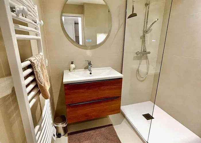 1-bedroom 50 M From The With Terrace Swimming Pool Ac