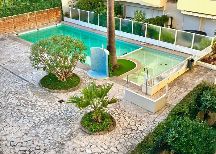 1-bedroom 50 M From The With Terrace Swimming Pool Ac *